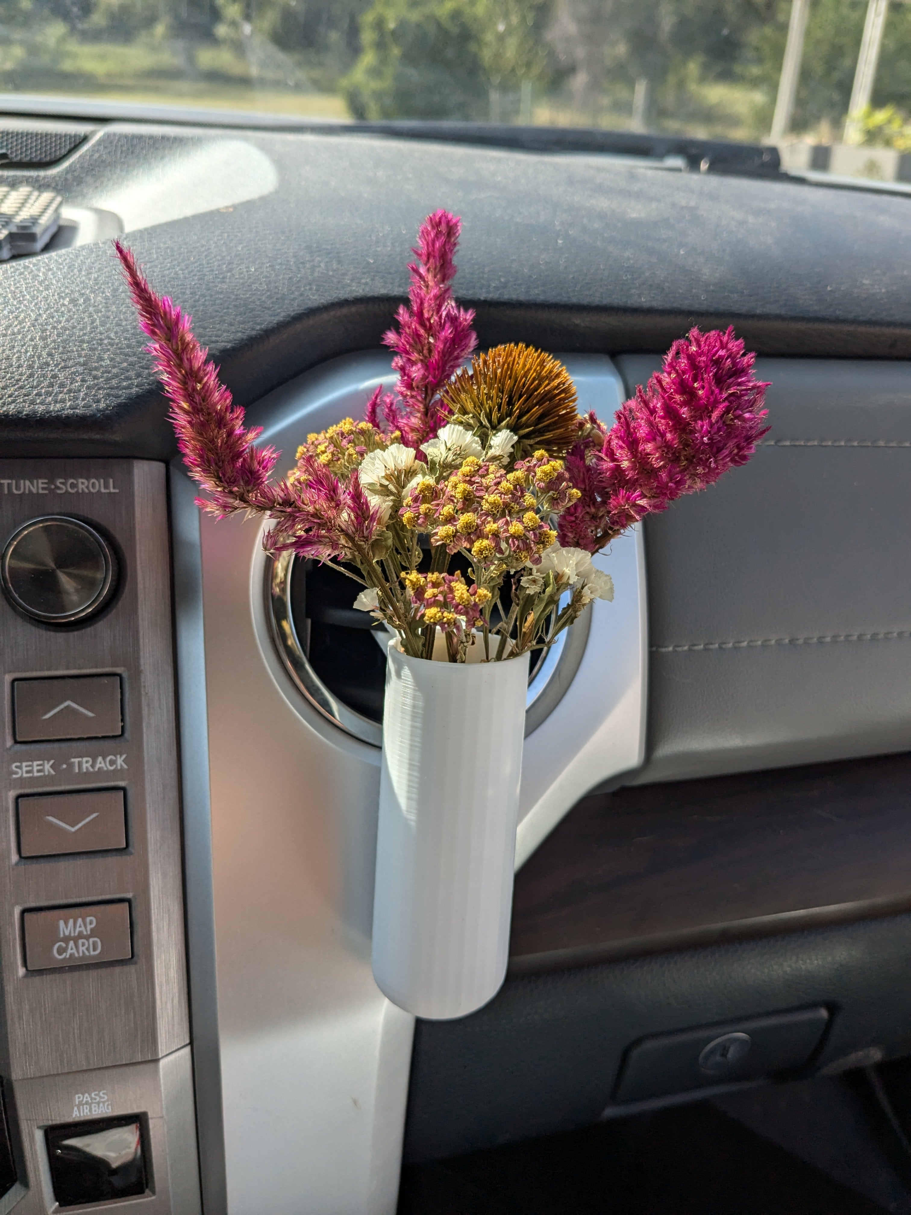 Car Vent Clip Vase & Flowers – WimBro Farms